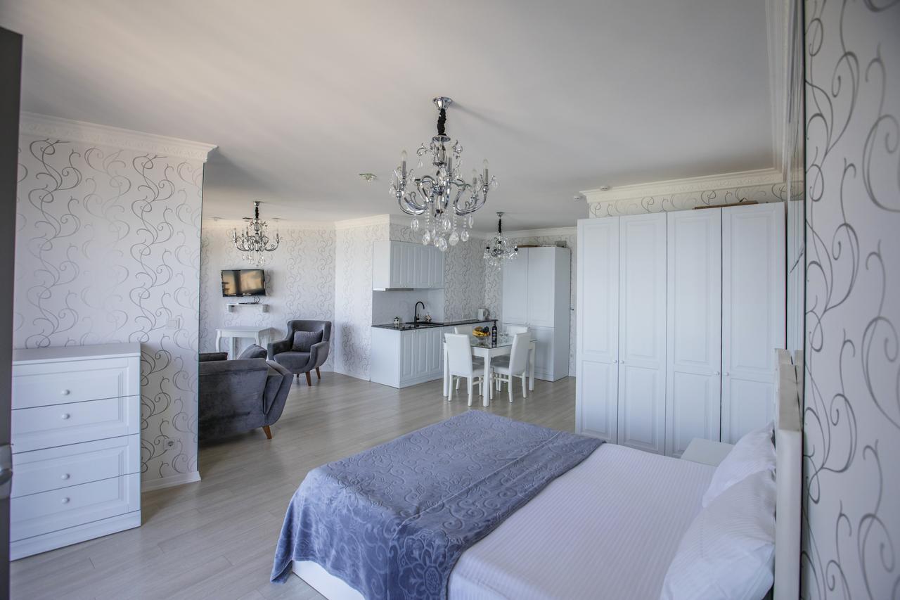 Tina'S Apartments With Panoramic Sea View Batoemi Buitenkant foto