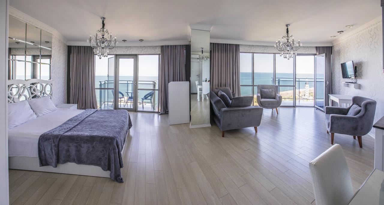 Tina'S Apartments With Panoramic Sea View Batoemi Buitenkant foto